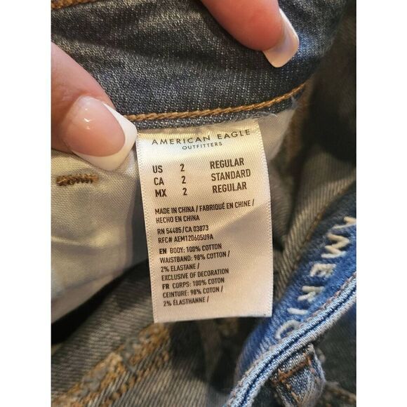 American Eagle Jeans Women's 2 Blue Mom Jeans Distressed High Rise Tapered - Picture 3 of 4